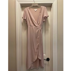 Everly blush pink wrap dress size large. Worn once and Excellent used condition.